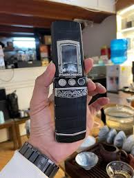Vertu Constellation Ayxta Classic ...