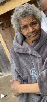 Anyone know reemrothwell? If you do can you let them know they have left  they phone in my uber please contact me.