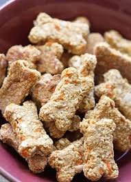 Gateau Aux Carottes Pour Chien Friandises Petohaku Recette En 2020 Friandises Pour Chiens Gateaux Pour Chiens Gateau Aux Carottes