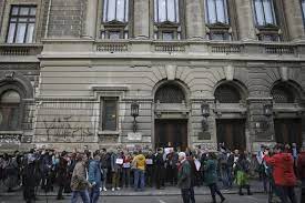 +40 21 318 15 56. Bucuresti Facultatea De Litere Protest Oug 7 Inquam Photos