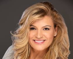 Joni Hartman's Instagram, Twitter & Facebook