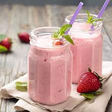 Unlike many of today's pink cocktails, it gets a slight fruity sweetness from the grenadine, but the botanicals of a good gin still shine and provide a nice balance of flavor. Sommerliches Pink Drink Rezept Tiktok Trend Zum Nachmachen Stern De