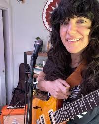 Heather Hurlock's Instagram, Twitter & Facebook