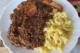 Linsen Mit Spatzle Und Saiten Von Nataju Chefkoch Linsen Mit Spatzle Lebensmittel Essen Linsen