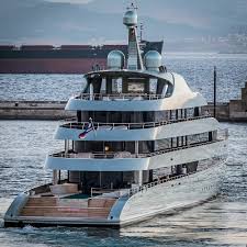 She was built by blohm + voss in 2010. Pin By Peter Kreutzer On Yachts Luxury Yachts Boats Luxury Savannah Chat