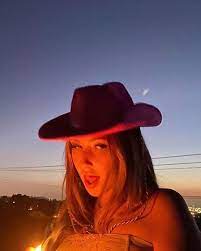 Pin By Frederica On Cowgirl Todays Outfit Tshirt Outfit Summer Girl