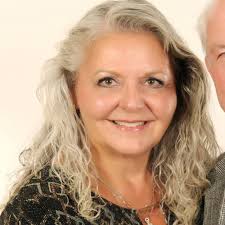 Debra Lucius's Instagram, Twitter & Facebook