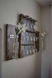 اعمال خشبية فنية يدوية بسيطة وسهلة 9 افكار ديكورات منازل وصناعات سهلة وعملية ومربحة pallet wine rack pallet wine bar diy decor