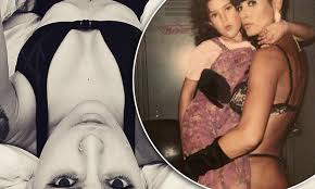View 340 nsfw videos and pictures and enjoy striptease with the endless random gallery on scrolller.com. Rumer Willis Posts Erotic Snap On Instagram Beside Tbt Shot Of Her With Striptease Mom Demi Moore Daily Mail Online
