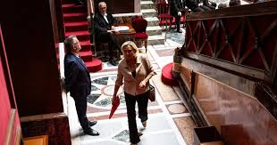 Photo « Nous ne sommes plus très jacobins » : comment le RN et LFI ont ...
