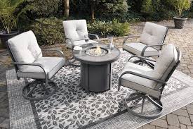Donnalee Bay Outdoor Fire Pit Table In 2020 Outdoor Fire Pit Table Fire Pit Chat Set Fire Pit Table