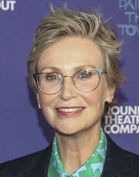 10 gwiazd, które zaczęły święcić triumfy po pięćdziesiątce, pokazując, że  na sukces czasami trzeba poczekać