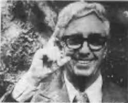 El Profesor Dean Clay McDowell