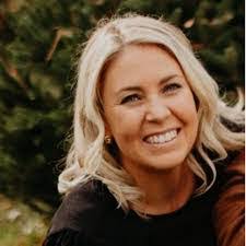 Jessica Mulroy's Instagram, Twitter & Facebook