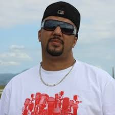 Listen to 07- Vida ou morte by MichaelPuga in michael puga playlist online  for free