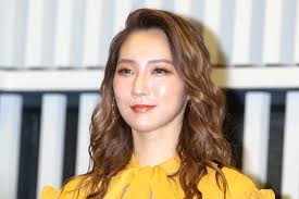 そんな中、ひょんなことから死にかけの冒険者・カイドに出会ったキャルは、彼に治療を施し自作の薬を渡す。 代表作は「夢王国と眠れる100人の王子様 a little record」（企画・原案：ジークレスト、花とゆめcomics、全1巻）。 ãƒ•ã‚¡ãƒ¼ã‚¹ãƒˆã‚µãƒžãƒ¼ã‚¦ã‚¤ã‚« ã‚¨ã‚¹ã‚«ãƒ¬ãƒ¼ã‚¿ãƒ¼ã§ã®æ°—æŒã¡ã„ã„è¡Œç‚ºã‚'å'Šç™½ ä¸Šã£ã¦ãã‚‹äººã« è¨˜äº‹è©³ç´° Infoseekãƒ‹ãƒ¥ãƒ¼ã‚¹