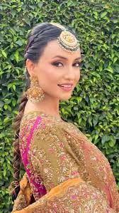 Gorgeous Simrat Dhillon exuding elegance in shades of blush in this  gorgeous attire, stunning jewels, subtle makeup & detailed eyes.💗 @simtimm  Makeup application: @blushedbyguneet Jewels: @jewelsbysimtim Outfit:  @the_rosegirl ✨ PRO BRIDAL MAKEUP-ARTIST