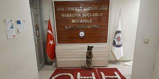 T.c i̇çişleri bakanı süleyman soylu. Polislerden Uyusturucu Paketlerine Ohh Ohh Yazarak Bakan Soylu Ya Destek Memurlar Net