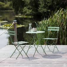 Découvrez un large choix d'ensemble table et chaises en promotion avec des nouveautés toute l'année et dans tous les magasins but. Table Ronde Et 2 Chaises Vertes Outdoor Pliables