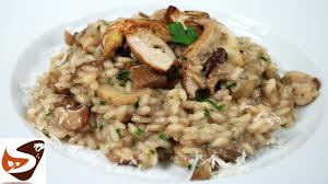 La procedura è quella classica: Risotto Ai Funghi Facilissimo Dal Gusto Irresistibile Primi Piatti Youtube