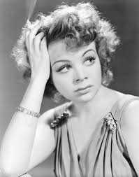 Remembering actress Evelyn Knapp (1906-1981), who passed away 39 years ago  today 😞🙏🏼💖. Born in Missouri, Knapp headed to California in the 1920s  and soon began her show business career. Making her