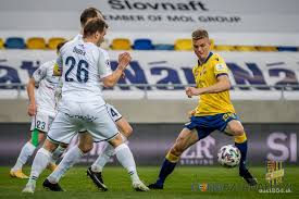 Schiffer andrás lett az lmp frakcióvezetője. Andras Schafer Utrpel Zranenie Kolena Dunajskostredsky