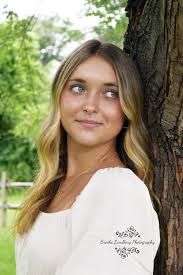 Brooke Lundberg's Instagram, Twitter & Facebook