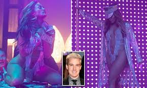 2019 / сша hustlers стриптизерши. Hustlers Costume Designer Reveals The Secrets Behind Jennifer Lopez Stripper Outfit Daily Mail Online