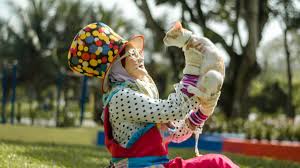 Now it's depending on the person if he/she really needs to do it? M Sian With A Side Job As A Clown To Feed Stray Animals News Akmi