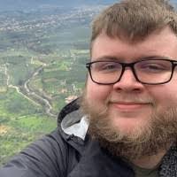 Benjamin Moon's Instagram, Twitter & Facebook