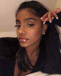 Epingle Par Lina Sur Quick Saves Cheveux Et Ongles Coiffures Cool Coiffure Cheveux Boucles