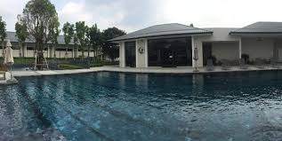 Beragam Desain Kolam Renang Menarik Dengan Batu Alam Bali Di 2020 Kolam Renang Kolam Bali