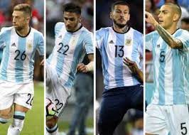 Gómez started his club career in his home country. La Curiosa Cabala Del Papu Gomez Con Su Seleccion As Com