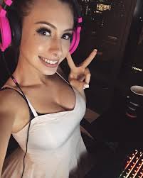 Sylvia Milton (@Asiioorr)