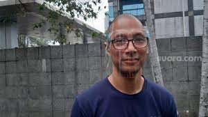 Siahaan has garnered fame with collaboration single with shanty hanya memuji. Dua Kali Pindah Agama Ini Alasan Marcell Siahaan Mantap Jadi Mualaf
