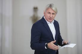 Emiterea titlurilor de stat pentru populaţie va continua pe parcursul anului 2019. Profesorul De Economie Cristian PÄun Cei Care Vor CumpÄra Titluri De Stat Trebuie SÄ Ètie CÄ Vor FinanÈa Salarii Èi Pensii Speciale Nu Rmn Uri Èi Servicii Medicale