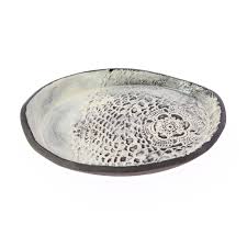 Ideal as an entry way pocket emptier, decorative coffee table dish, or even face cloth holder in a guest room. Museo Thyssen Bornemisza