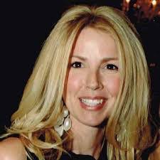 Laura Swisher's Instagram, Twitter & Facebook