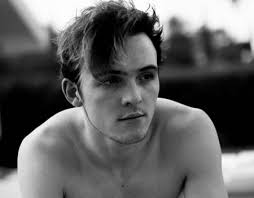 Riker was born in littleton, colorado.he is the eldest of five children, one sister, rydel, and three brothers, rocky, ross, and ryland, born to mark and stormie lynch.in the summer he would act in children's versions of plays such as peter pan, aladdin, annie get your gun, a chorus line, and grease. Ryland Lynch Biography Height Life Story Super Stars Bio