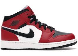 Jordan 1 Mid Chicago Black Toe Gs In 2020 Air Jordans Sneakers Jordans