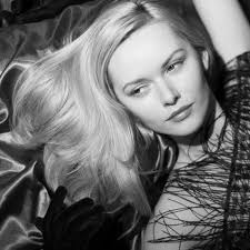 I'm excited to be staring in my own Veronica Lake inspired Shoot. This is a  remote event and will take place