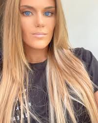 Meanwhile at the Browning residence.. I'm almost completely passed out from  blowing up balloons, I lost most of my brain cells toward the end and  forgot how the word “birthday” is spelled,