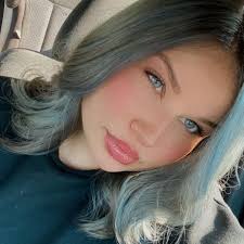 Selena Torres updated her profile picture.