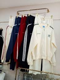 Foundation Building dengan Adidas Essentials