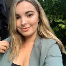 Chelsey Johnston's Instagram, Twitter & Facebook