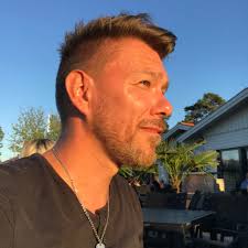 Hey all! I am looking for someone to collaborate with. I am one part of  Eonia and have been releasing tracks