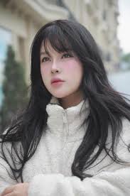 Cô giáo Vật Lý khoe ảnh mới, visual "đỉnh nóc, kịch trần phất phới"