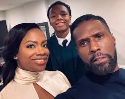 The good news is that showtime approved another season for the show. The Chi Season 3 Episode 1 Foe Nem Brokensilenze Net