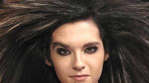 Fifteen years ago, tokio hotel released their single 'durch den monsun', which grossed them millions. Bill Kaulitz Cantante De Tokio Hotel Hace Tres Anos Que No Beso A Una Chica
