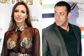 Sa aveti un craciun fericit,…. Celeb Tweets Did Iulia Vantur Make Her Instagram And Facebook